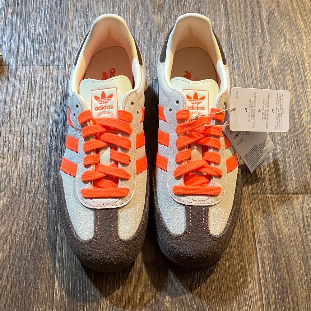 New with tags Women’s Adidas Crème and Orange Samba OG Sneakers